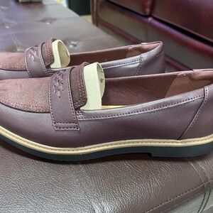 Clarks Women's Burgundy Loafers